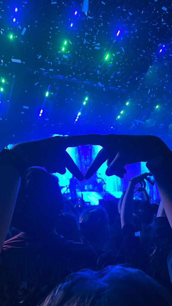 exploreabsorb's tweet image. My 60th show of @ENTERSHIKARI was yesterday, in Wembley. Couldn't be happier,  proud. Love you guys. 💙