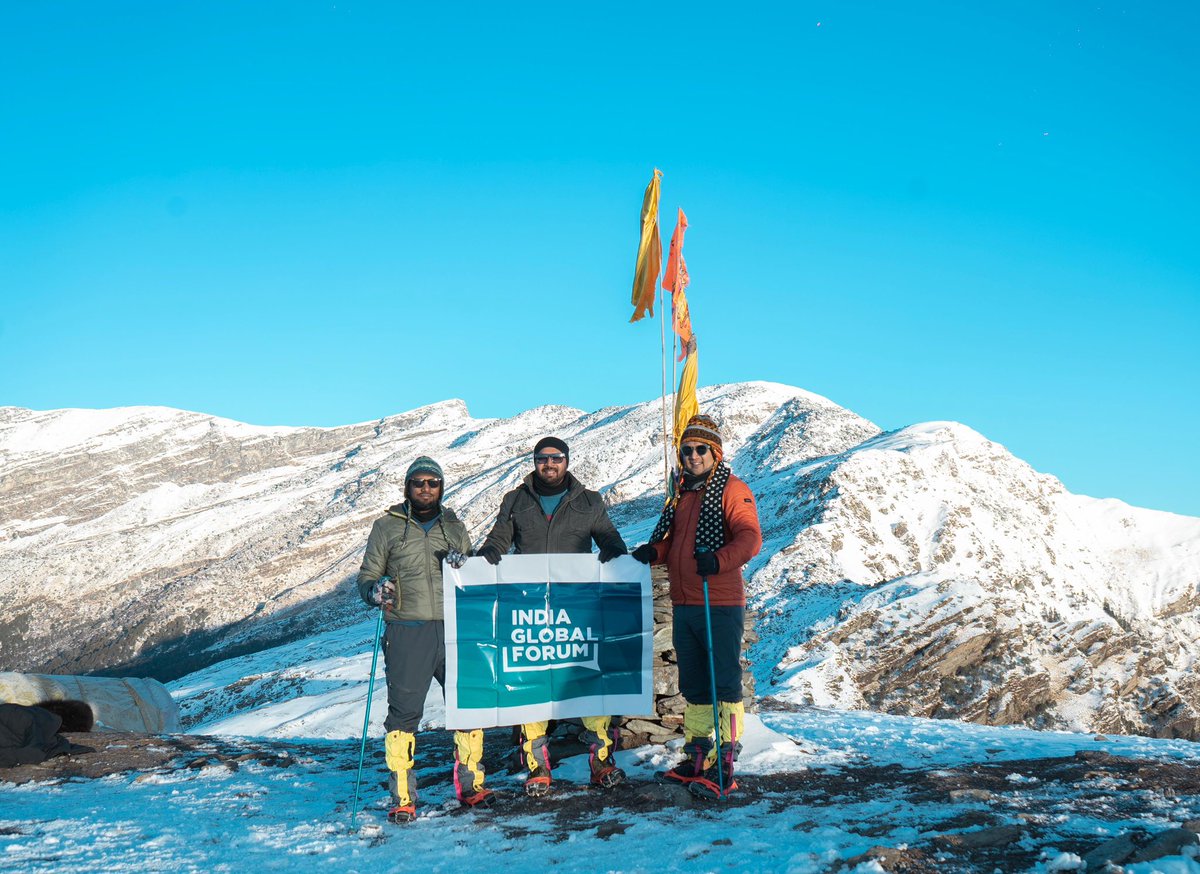 Proud of my colleagues, Bhavin, Naved, & Utsav who trekked to Brahmtal Peak in the picturesque Himalaya mountain region of Uttarakhand flying the India Global Forum flag! @IGFupdates 👏🏽