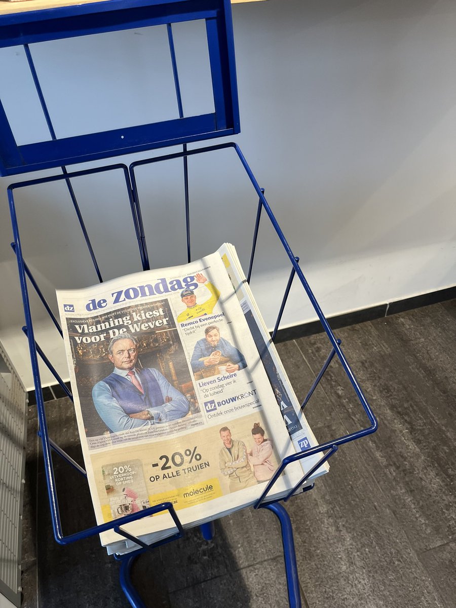 Deze ochtend bij de bakker.
<a href="/DeZondag/">De Zondag</a>