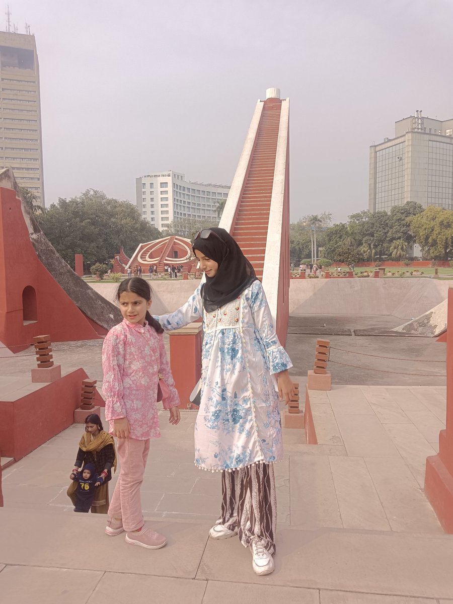 Algazalisisters's tweet photo. Jantar Mantar Dehli ( Time machine) https://t.co/LlWuWS7lkk
