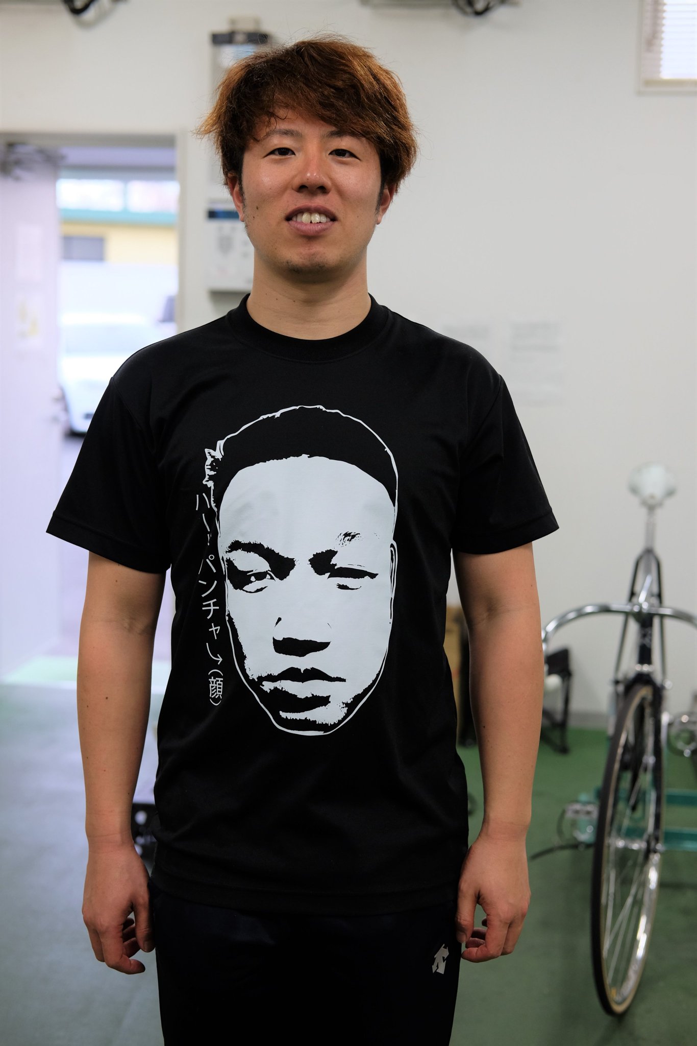 【超希少】有名競輪選手複数サイン入りTシャツ 超希少】有名競輪選手複数サイン入りTシャツ （2021年12月1日 16