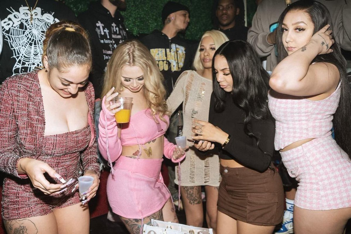 PayrollxMafia's tweet photo. #Feb16th 📸 https://t.co/OkgPHVp6qe