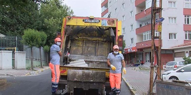 Belediyeist's tweet photo. Çalışırken her yerde belediye şirket işçileri varken
📌Haklara, maaşa gelince neden yokuz

Belediye başkanları şunu yaptık, bunu yaptık derken
📌Belediye şirket işçileri olarak neden yokuz? 
#isciyiOYalamayin
@Akparti @herkesicinCHP @MHP_Bilgi @iyiparti @SaadetPartisi @hakiskonf https://t.co/mz4WdQmaNT