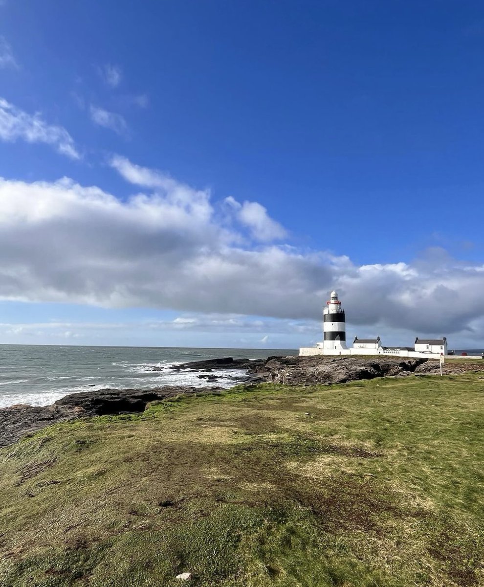 What a gorgeous Sunday morning - we have some delicious Valentines Specials Weekend available at our Light keepers Cafe. Thank you for sharing this lovely pic @KarenKelly #hooklighthouse #Sunday
