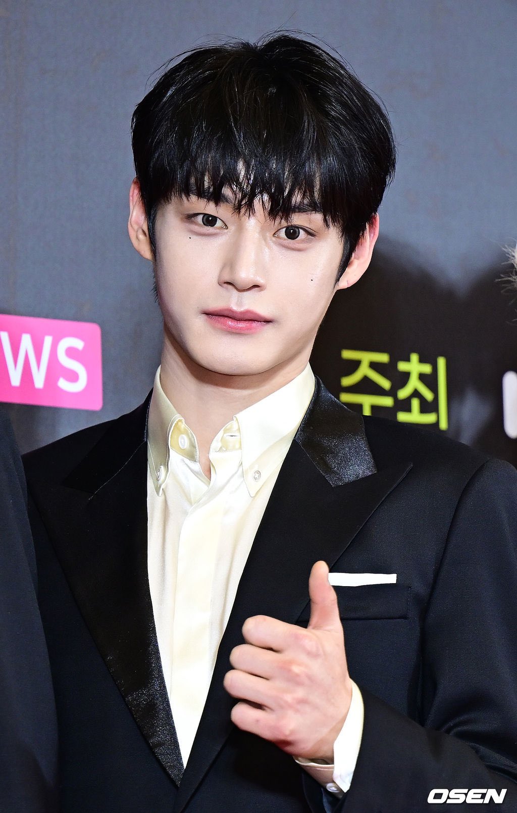 GGm7T9MawAA4hCF?format=jpg&name=large