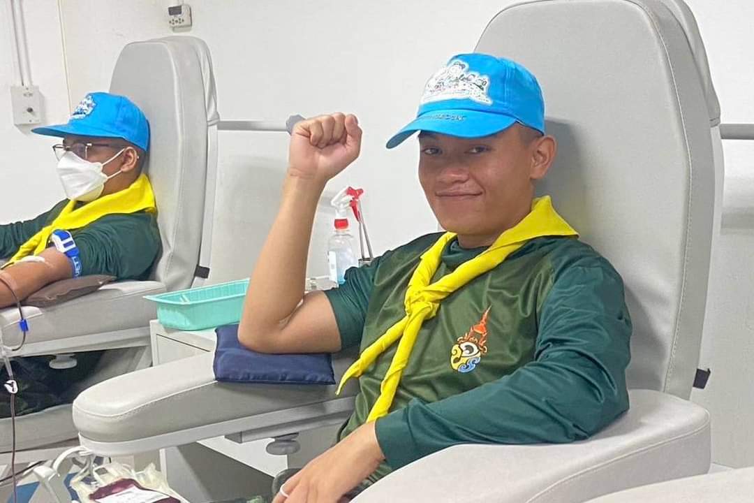 พี่ๆทหาร ร่วมบริจาคโลหิต เพื่อช่วยเหลือผู้ป่วยวิกฤติที่ต้องการเลือดในการรักษา และใช้เป็นเลือดสำรอง 

หน่วย : กองพันทหารราบที่ 2 กรมทหารราบที่ 13 

#ทหาร #บริจาคโลหิต #ทหารไม่ทิ้งประชาชน