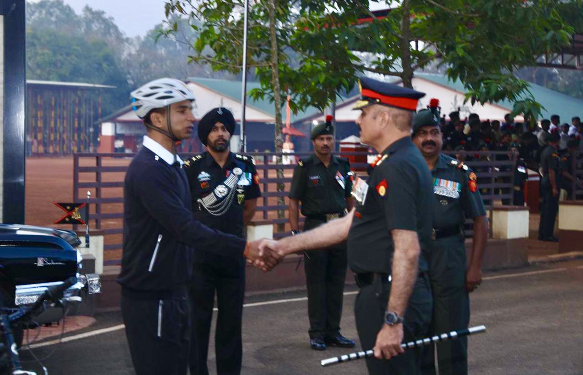 IaSouthern's tweet photo. The Maratha Light Infantry Regiment team, with 11 individuals including #Veterans, undertook Fort to Fort #CycleExpedition from #Belgaum to #Sinhagad. Covering 7 forts, the event commemorated the historic capture of #KondanaFort (#Sinhagarh) by Tanaji Malusare

#HistoryInTheRide https://t.co/LtYhKU3huH