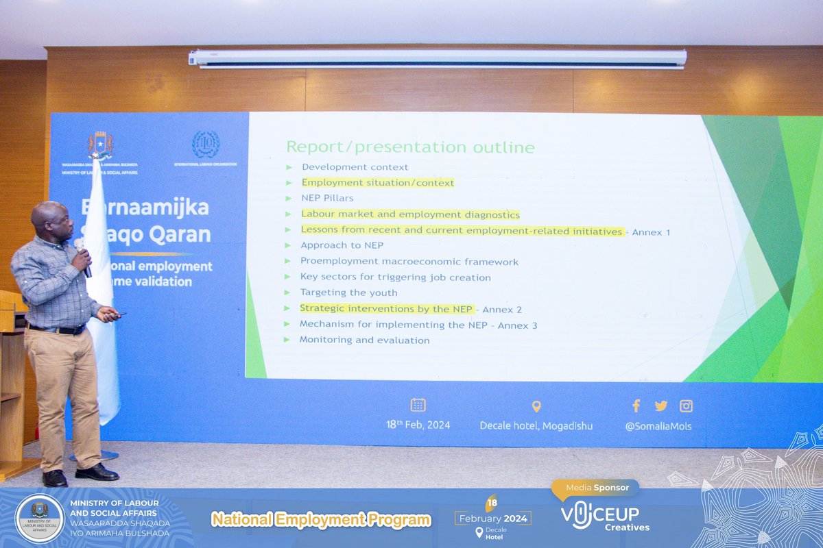 SomaliaMolsa's tweet photo. Reviewing an insightful presentation by Samuel Bbosa, an International Consultant from Kampala, Uganda, shedding light on the national employment program. #EmploymentProgram #Somalia https://t.co/FgnzFURcuU