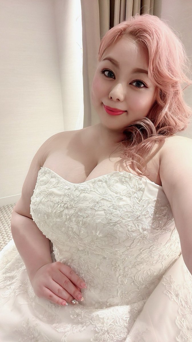gla_pocha's tweet photo. 本日14時からホテル「コンラッド大阪」様にて「Ameris」様のイベントに出演させていただきます。
インスタライブもするみたいです。
良かった見に来てくださいね。
#コンラッド大阪
#ameris
https://t.co/HZgB7wbXQo https://t.co/3ToekCsxrG