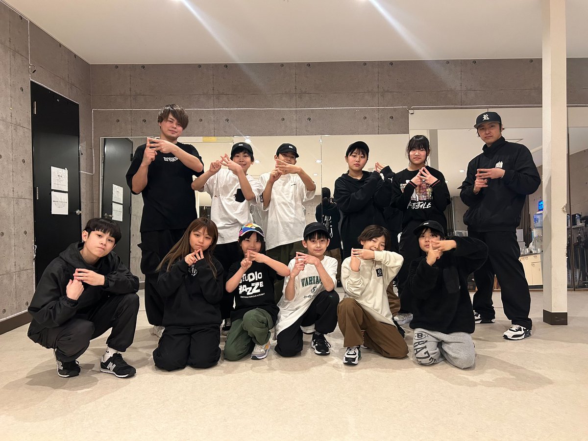 MASATO_TRIFORCE's tweet photo. 苫小牧WSありがとうございました！！
10人限定でしたが、上限いっぱいでありがたかったです！ダンスが驚く程変わる子もいて、なんだか感動しました。
関係者の方々ありがとうございました！ https://t.co/fa9vEctSnu