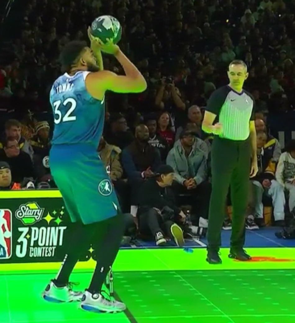 BParisGG's tweet photo. KAT was out there taking 2 point shots in a 3 point contest 💀😭 https://t.co/h869wDv4lK