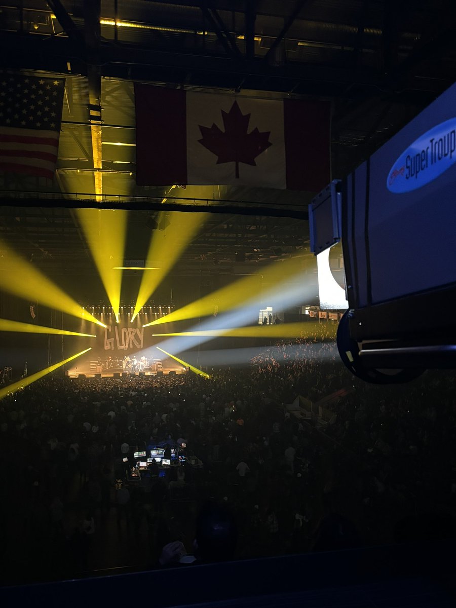 The curtain closed on this epic tour in St.Catharines tonight! @TheGloriousSons always leaving us wanting more! Thanks for bringing the Glory Tour to Niagara and rocking our socks off 🤘🔥