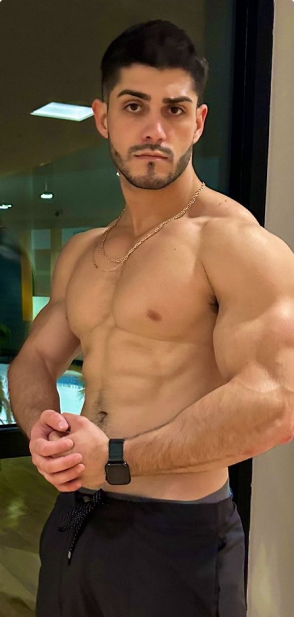 MuscleGodSlave's tweet photo. In case you wondered what God looks like: Meet @ServeKingJ https://t.co/FfIk2IGcRE