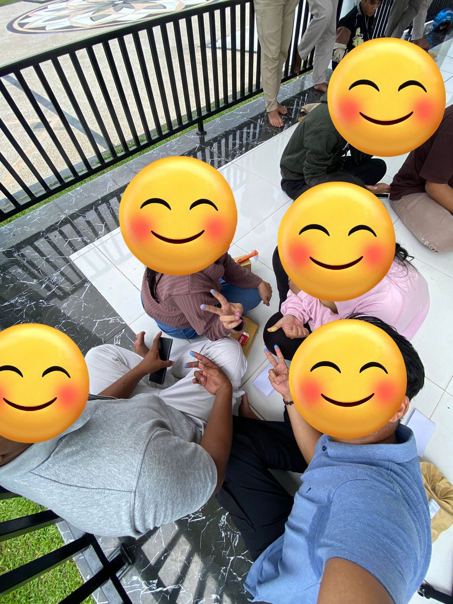 nananiww's tweet photo. Kemarin ada Val's day https://t.co/ezLcde5NkE