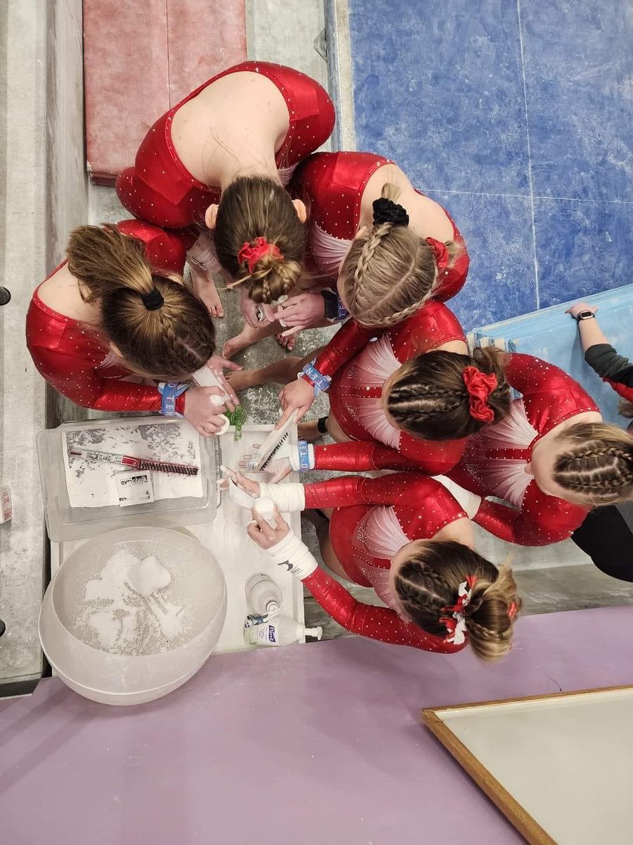 austinsup492's tweet image. Austin Gymnastics is State Meet-bound with 3 qualifiers! Cheers to Kiki (all-around), Emily (beam), Callie (floor)! Plus, a standout team performance, securing a season-best score and a third-place finish in Section 1A. Fantastic effort, Packers! 🅰️ #AustinPackers