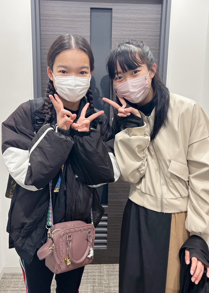PickledUmepocha's tweet photo. #廣島物語2024 両班最終稽古終えました。2月21日(水)〜本番！
俳優の皆様全力で演じております。
是非劇場にて観て感じていただきたいです。よろしくお願いいたします🙇

チケットご予約はこちら❣️
https://t.co/MxJCZFWxBV

#B班松岡久美子役 #弘山真菜 さん
#アヴァンセ #石川令菜 さん #前河千沙都 https://t.co/Vvx1Rviygy