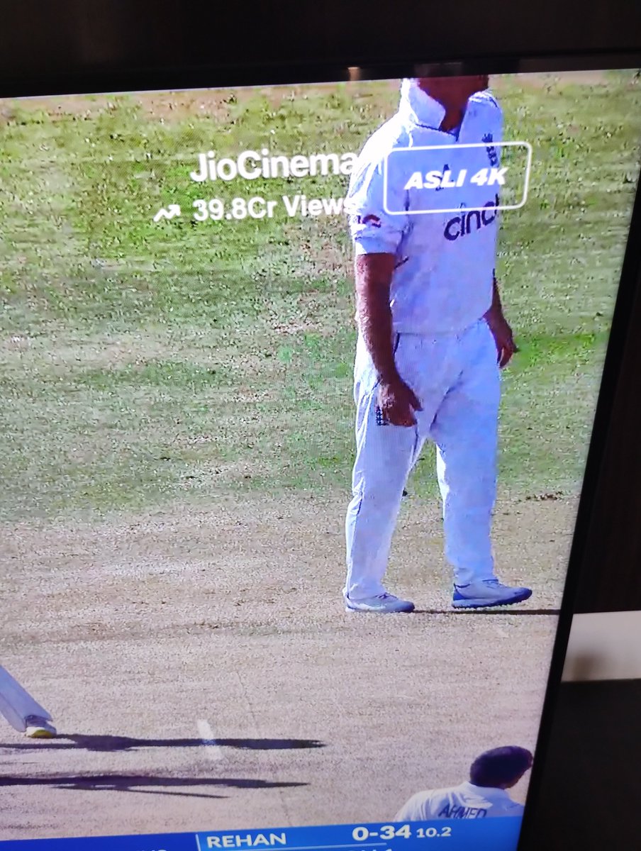 g1089v's tweet photo. India vs England test watched by 39.8 cr https://t.co/5njuNiD0Vf this for real.A country with total population of 140cr almost 40 cr are watching test match on Sunday https://t.co/Illx321dtH Jio inflating numbers for more ads revenue #INDvsENG #DisneyPlus #yout https://t.co/cZrqZzcIYe