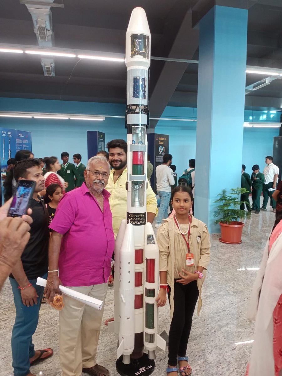 GSLV_MK3's tweet photo. #ISRO #GSLVMK2
Glad to see many schools are bringing students to @isro regularly for all launches.
ISRO SHAR is constructing new complexes near launch view gallery. It is exciting to see those shaping up by this year. https://t.co/3K16RxLZ7z