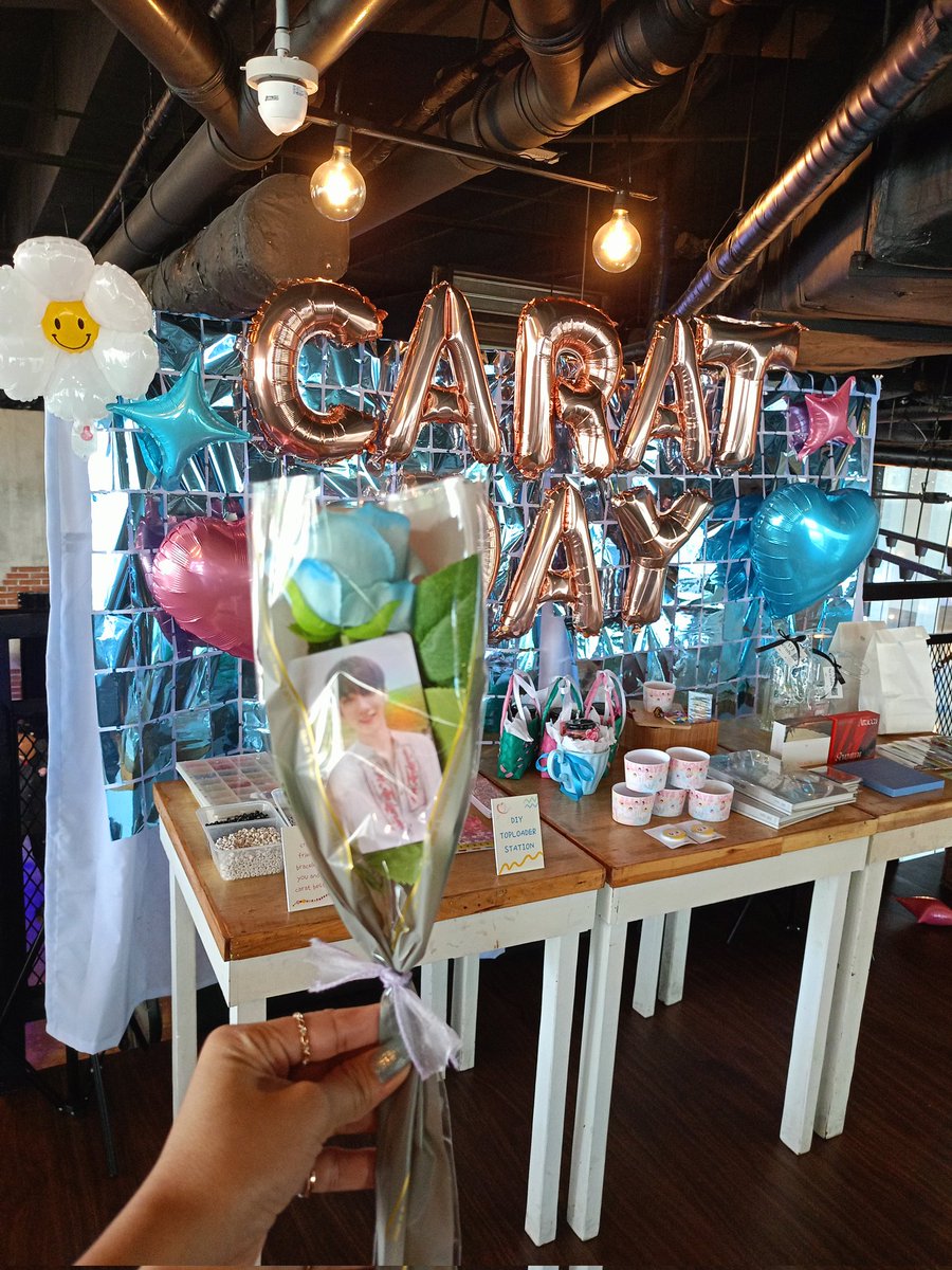 haniecheoll's tweet image. Thank you so much po @teamkidultph sa magandang events po at sa freebies po at sa ibang Carats nagbigay po ng freebies thank you po🩵🩷🫶
#AlwaysYoursCARAT
#SeventeenCSE