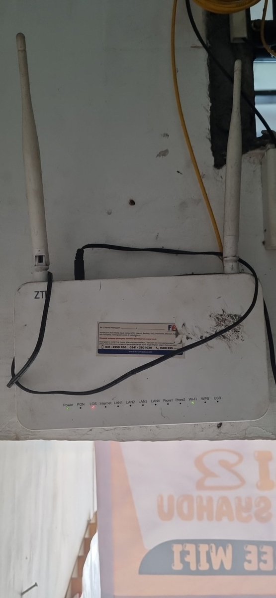 krisna_sofyan's tweet photo. @FirstMediaCares min wifi saya muncul lampumerah dan gak bisa dipakai https://t.co/L21V4KonZi