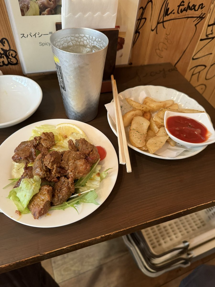 say_one45's tweet photo. ハモニカ横丁で1000ベロ https://t.co/FSilLcp864