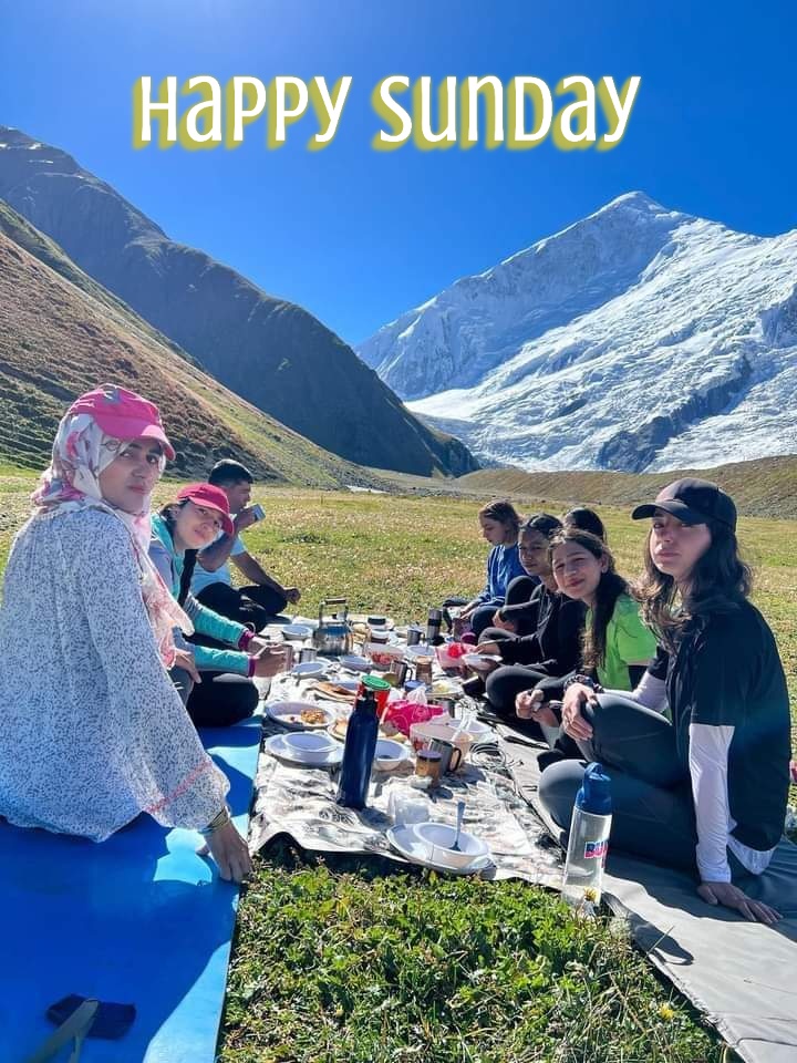 बहुत  मेहनत और दिमाग लगा के बनाई इमोजी वाली हिंदी सीख लो  
*😯-अ*
*😮-आ*
*😬-इ*
*😖-ई*
*😗-उ*
*😚-ऊ*
*😛-ए*
*🤑-ऐ*
*😳-ओ*
*😱-औ*
*🤨-अं*
*🤗-अ:*