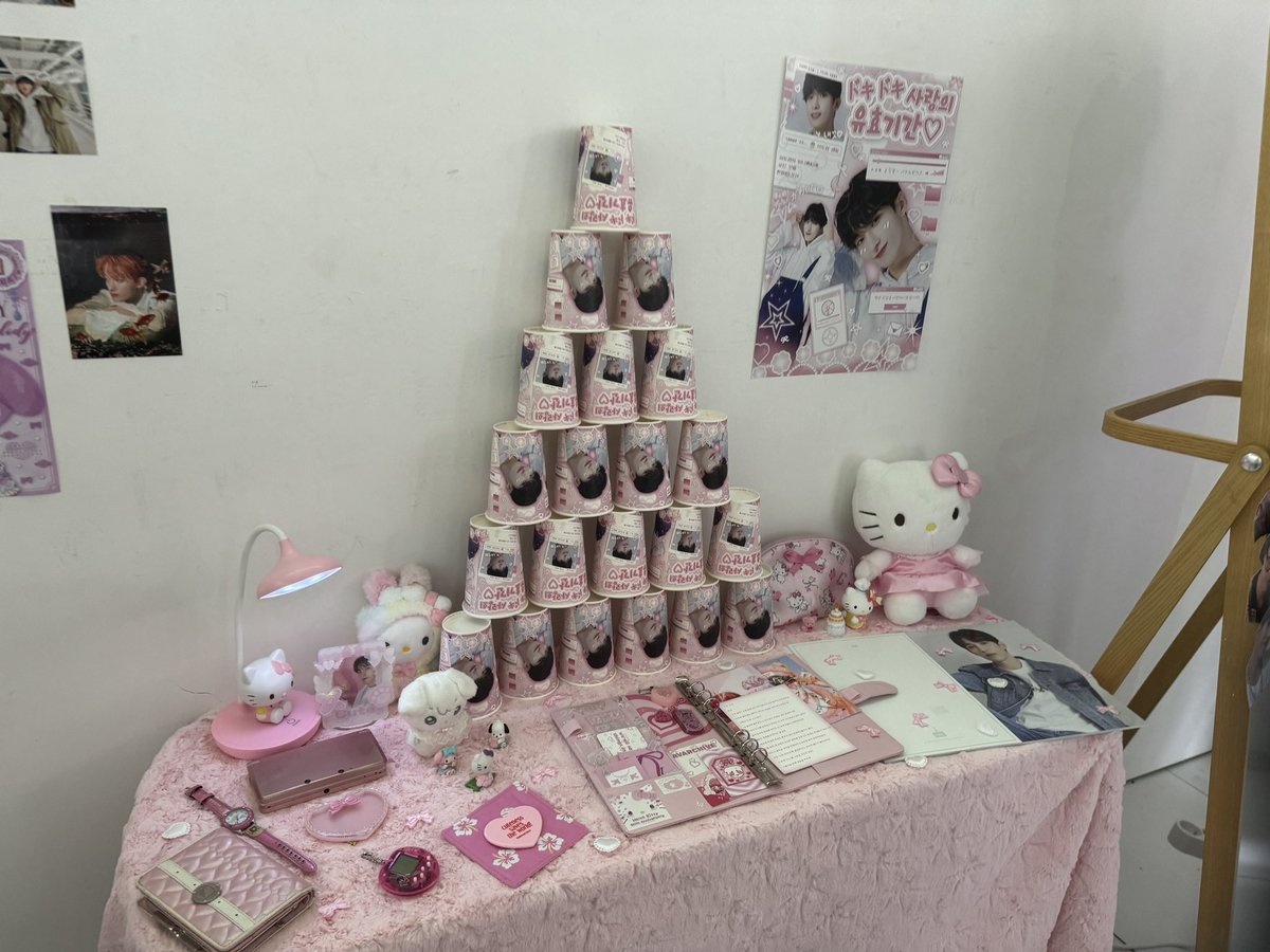_17_sora's tweet photo. #Pinklenseffect
#900일뒤_더_도아할_차례
📍카페 소공원
선착 4등으로 토이카메라 성공했어요😍🩷 짱짱 이뻐서 감동…
기본특전 진짜 너무 이뻐요… 포카도 엽서도 스티커도 아름다움,, 엽서 뒷면 편지 보고 제가 다 감동했어요 ㅠ
디피도 완번 핑쿠핑쿠🩷해서 너무 이뻤어요!! https://t.co/gKqQ5CjCJN