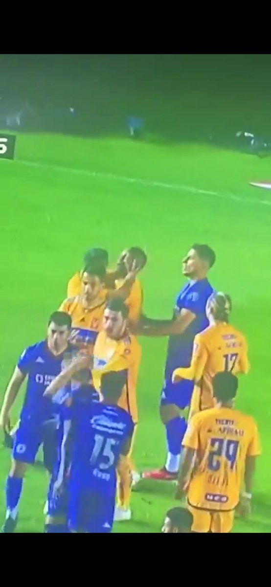 r9carloss tweet picture