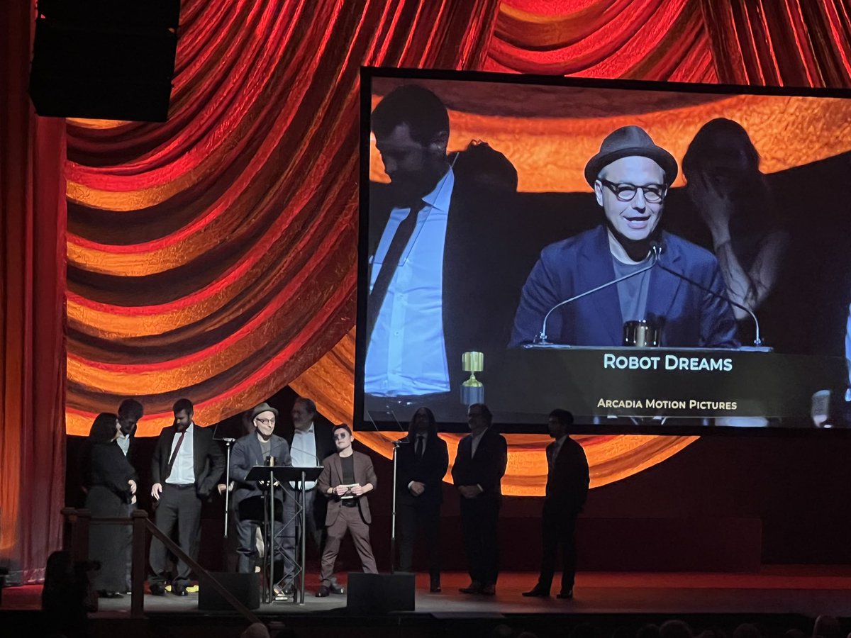 Yay! ROBOT DREAMS won the #AnnieAwards for Best Independent Feature 🤖🤖🤖🤖🤖🤖🤖🤖