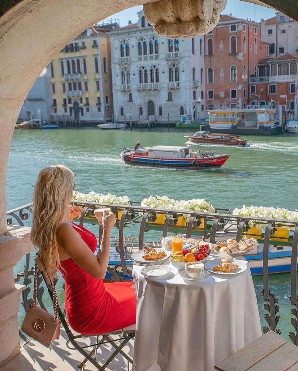 Morning Coffee In Venice, Italy 🇮🇹