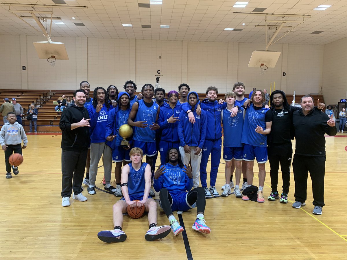 Had the weekend of our lives. So thankful for these young men &amp; so proud of them. 
Inaugural season in the books. The originals!
Much love and many prayers ♥️ 🙏 🤟 

#hoopers #basketball #flightschool #theoriginals #aviators