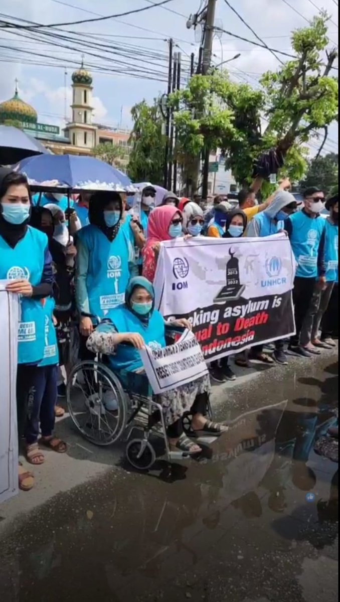 #End12YearsInLimbo_Indonesia
مهاجرت انتخاب پناهندگان و پناهجویان افغانستانی نبوده است، بلکه ۴۰ سال جنگ مداوم ، ظلم و تبعیض سیستماتیک بخشی از ملت افغانستان را واداشته است تا بالاجبار، مهاجرت را انتخاب کنند.