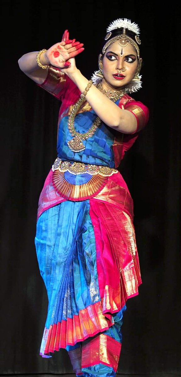 ICCRROBENGALURU's tweet photo. ICCR Zonal Office South Bengaluru @kannada_bhavan @dyesdept @bvbbengaluru FISA B presented Bharatanatyam Dance by Prajwala Handa under Every Friday Cultural Evening Programme #EFCEP on 16 February 2024 at Bharatiya Vidya Bhavan. Glimpses @iccr_hq https://t.co/f3aLd7AAfL