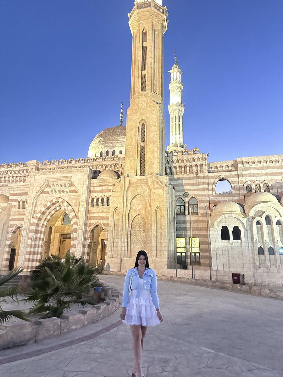 Annatrybebetter's tweet photo. #Egypt #restime https://t.co/d0pDvgrTpk