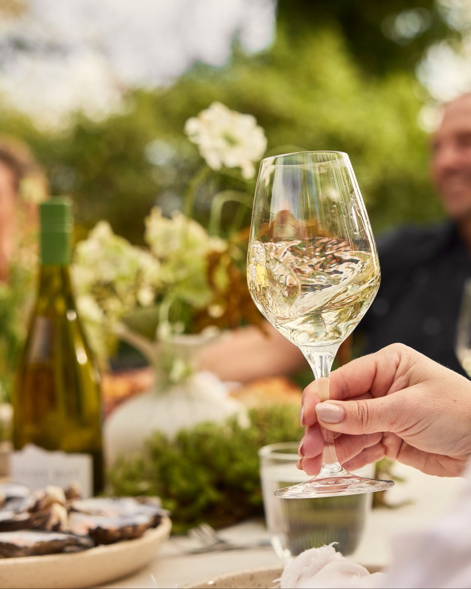 Happy World Drink Wine Day! Consider this a sign to celebrate the small things with a glass of your favourite Cloudy Bay wine. 

Cheers to that 🥂.

Please enjoy responsibly.
#CloudyBay #Pelorus #WorldDrinkWineDay