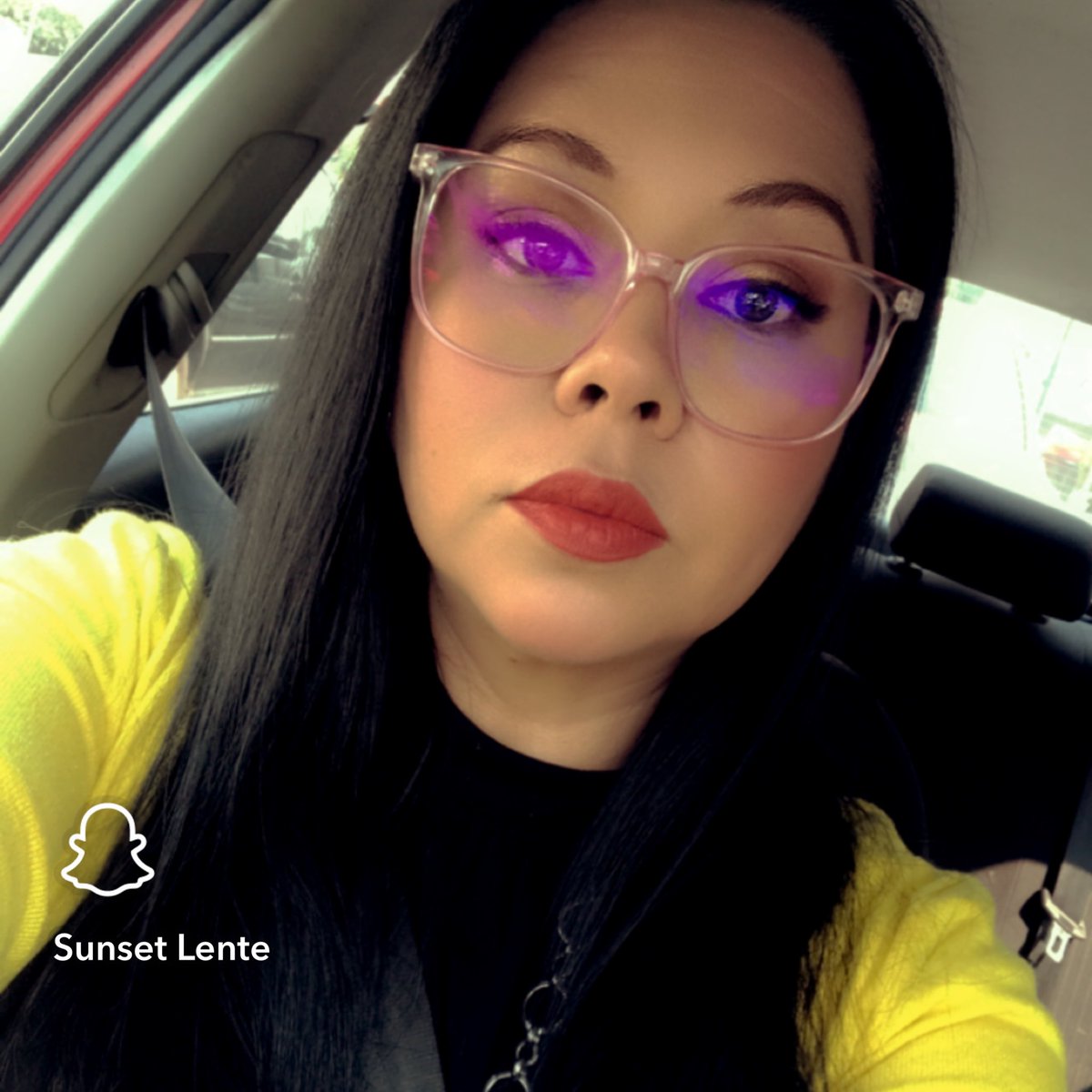 PokzBo's tweet photo. Se rompieron mis lentes de manejar.
#SufroComoPrecious https://t.co/YwCfeE5X65