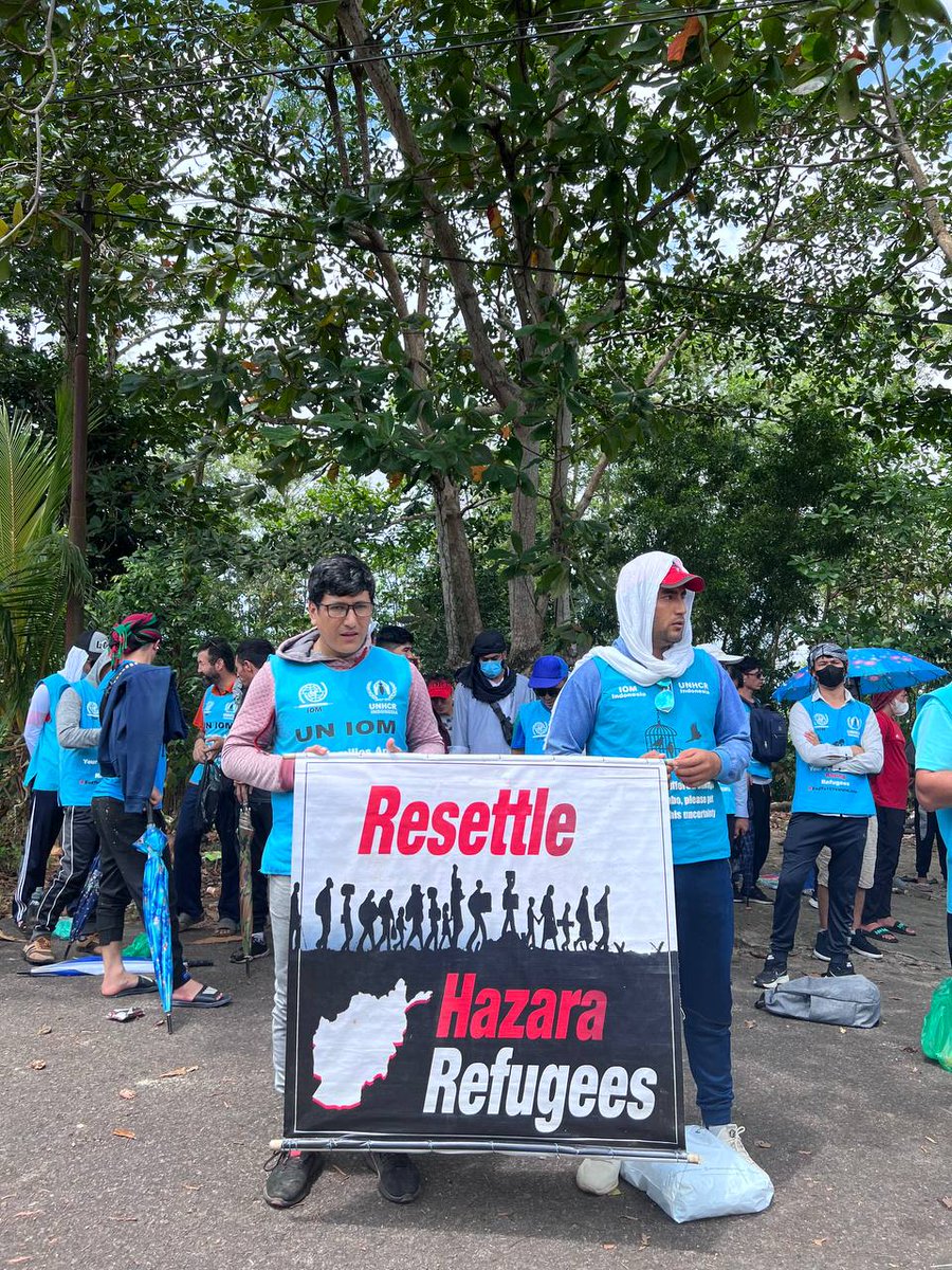 ما در سرزمینی گیر موندیم که ارزش انسان را با منفعت خود میسنجند.
#End12YearsInLimbo_Indonesia