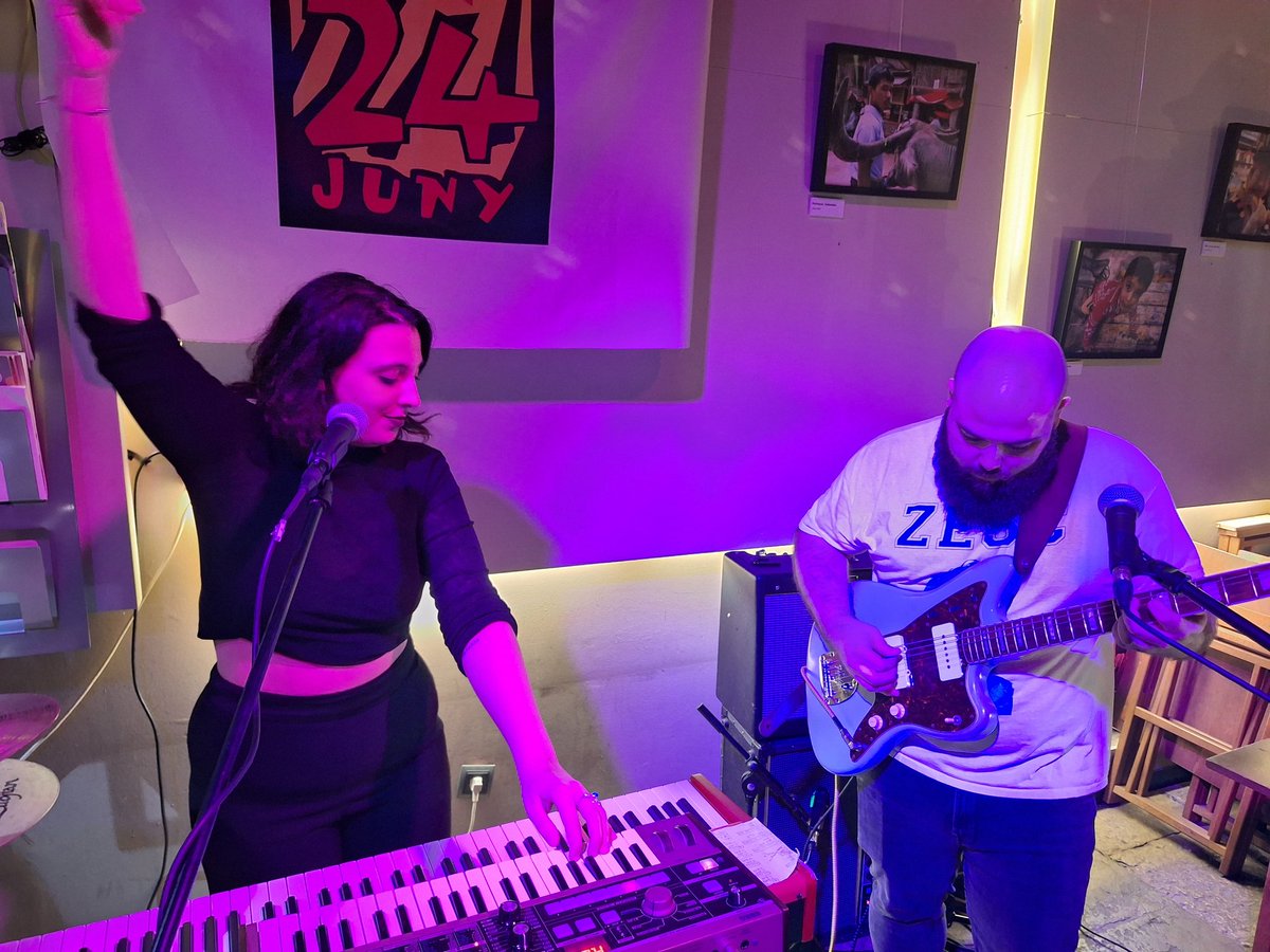 <a href="/zescband/">zescband</a> a l'<a href="/Ateneu24dejuny/">Ateneu 24 de juny</a> !!