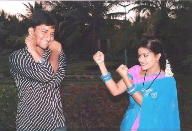 CineLoversTFI's tweet photo. '#RadhaGopalam, 2005' Working Stills

Directed by #Bapu Garu 
#Nani worked as Clap Assistant https://t.co/Gz0putkVyN