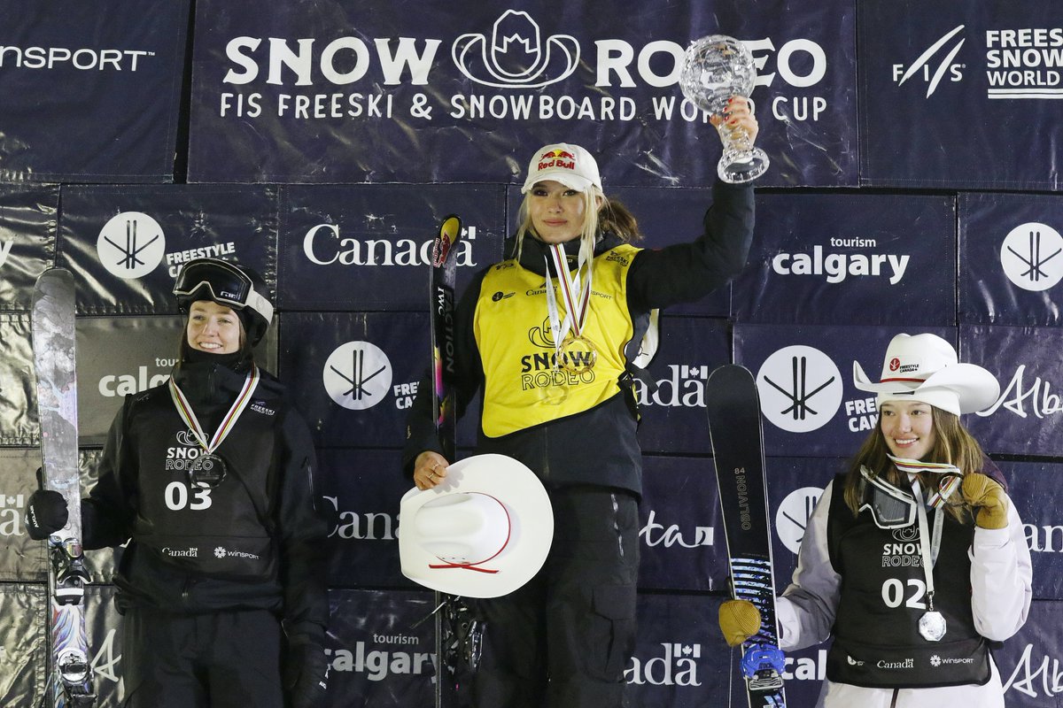 🎿Eileen's 8th straight win at Calgary stop

🇨🇳China's Gu Ailing scored 97.00 points to clinch the back-to-back titles in women's halfpipe in Calgary, Canada🏅️

🎊This victory marked Gu's 14th gold in Freeski World Cup events, with eight of them earned in Calgary

#fisfreeski