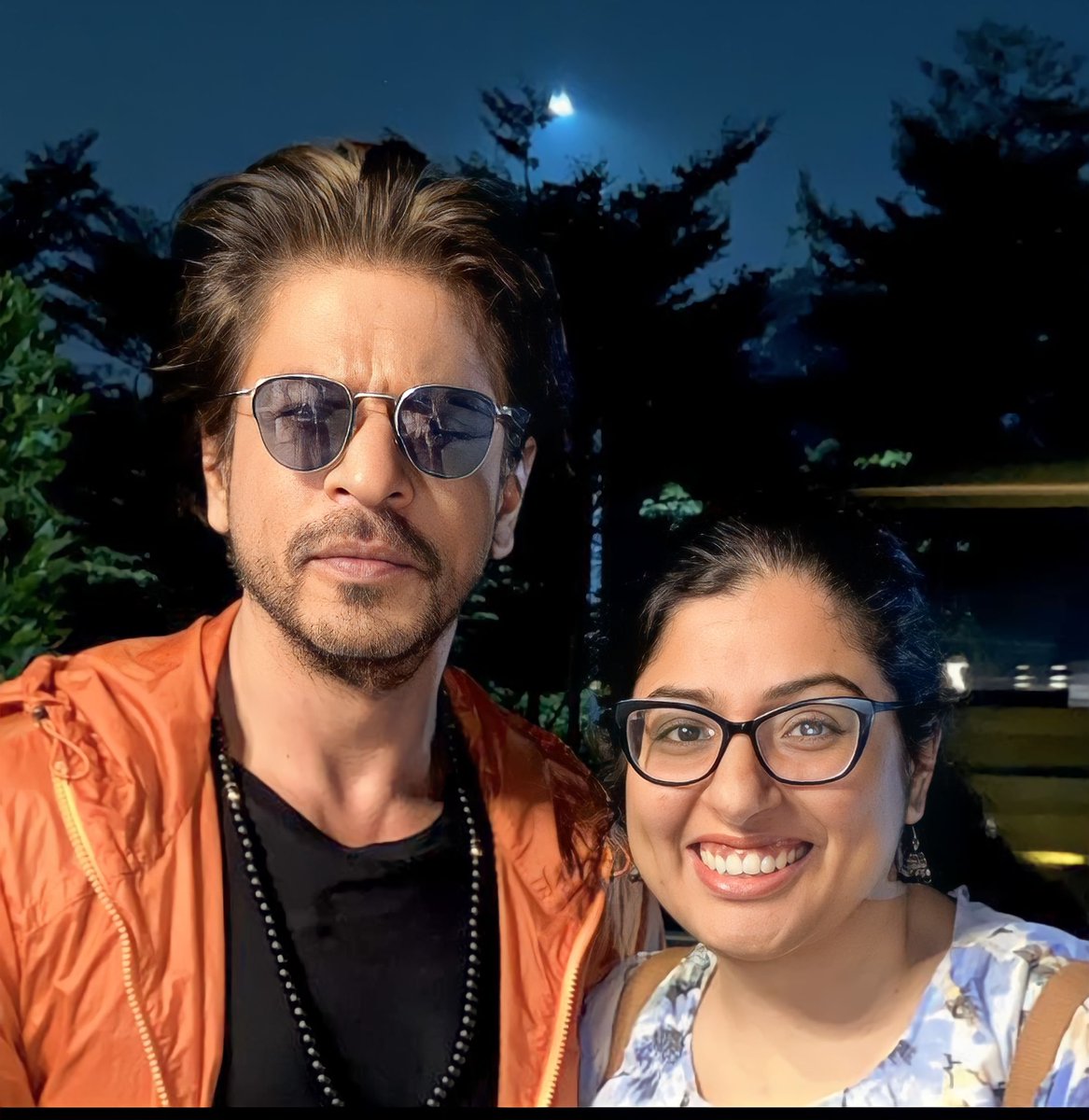 SRKianAJH's tweet photo. I have grown up believing you are my lucky charm - and rightly so in all these years but I never knew that you holding this hand that day will cause such a butterfly effect that I will be experiencing my fantasies in reality 🥺 Thank you @iamsrk 🥺❤️ https://t.co/kA2KOkm1Yu