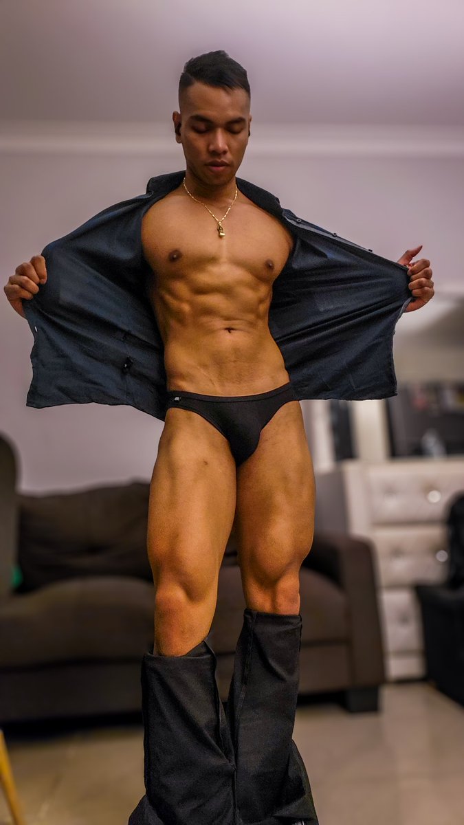 fitstabody's tweet photo. Checkin on the gainz 💪🏾👀

Staying lean year round 

#bodybuilder #bodybuilding #gym #workout #fitness #fit #cambodian #Asian #fitness #fit #aesthetic #gymmotivation #motivation #bodygoals #muscle #flex #lean #muscular #physique #photo #fitnessmodel #male #natty #explore #fyp https://t.co/b4JMbGUpm6