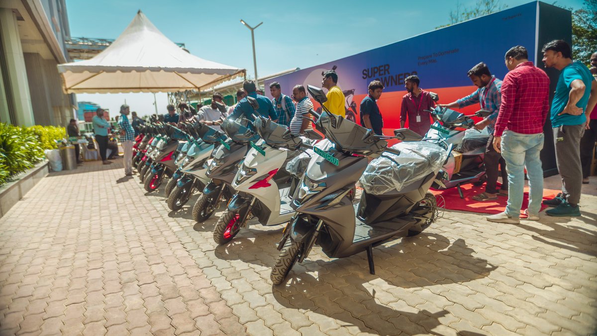 SimpleEnergyEV's tweet image. Many more Super owners join the #SuperEV club. 

Drop down to the Simple Test Ride Centre at Rajajinagar, Bangalore; to purchase yours now! 

#SimpleOne #SimpleDotOne