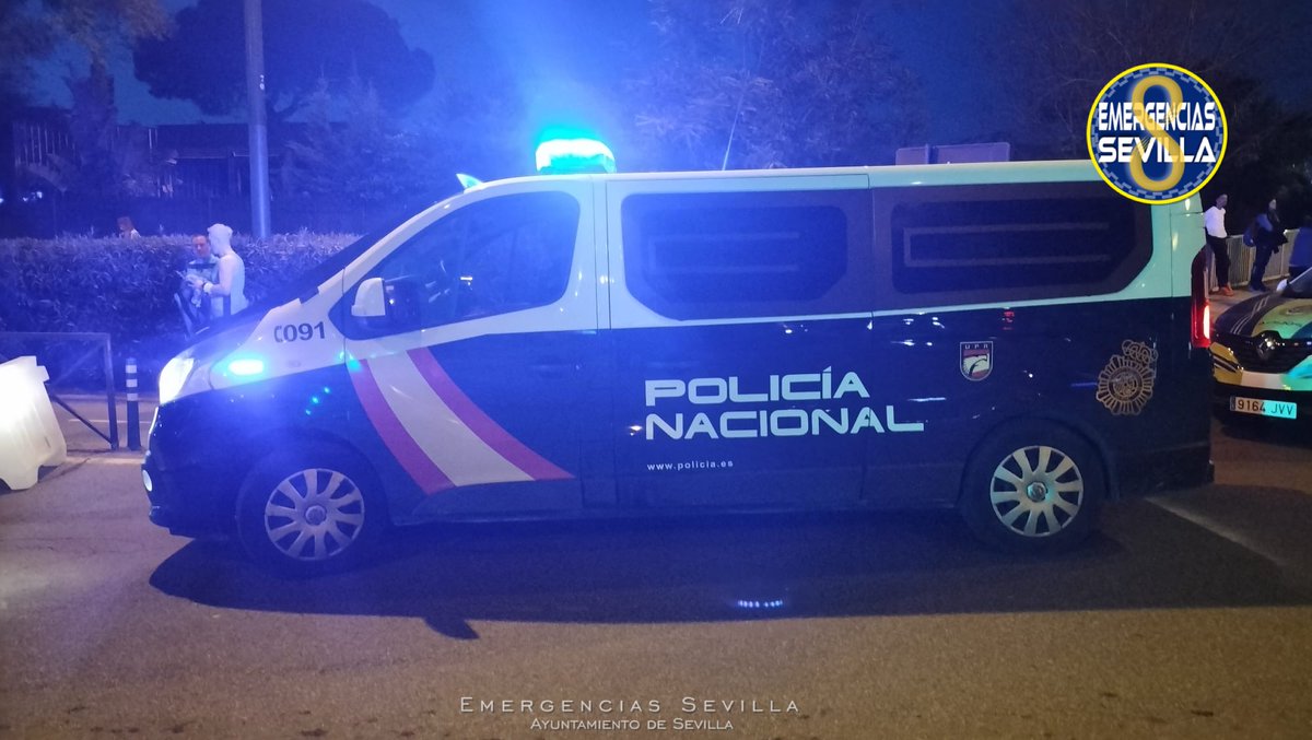 EmergenciasSev's tweet image. Desde el Organo Conjunto #UCO activado en el Centro de Control de @PoliciaSevilla se coordinan todos los efectivos que participan en la #ZurichMaratonSevilla24 
@PoliciaSevilla @policia #ProtecciónCivil #Cecop @IMDSevilla @grupo_samu @Trafico_Sevilla 
En breve comienza la prueba…