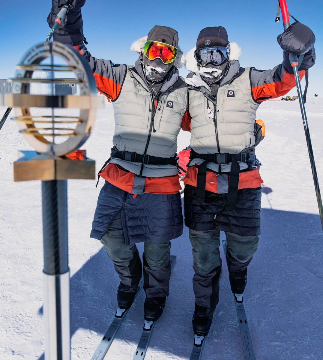 fourth_element's tweet image. Our baselayers aren't just for the ocean.

Pioneering a new route, the Antarctic Fire Angels have successfully skied unsupported from Union Glacier to Constellation Inlet and to the South Pole - 1230km in 52 days, 10hrs, 30mins. 

#fourthelement #Xerotherm #baselayers #expedition