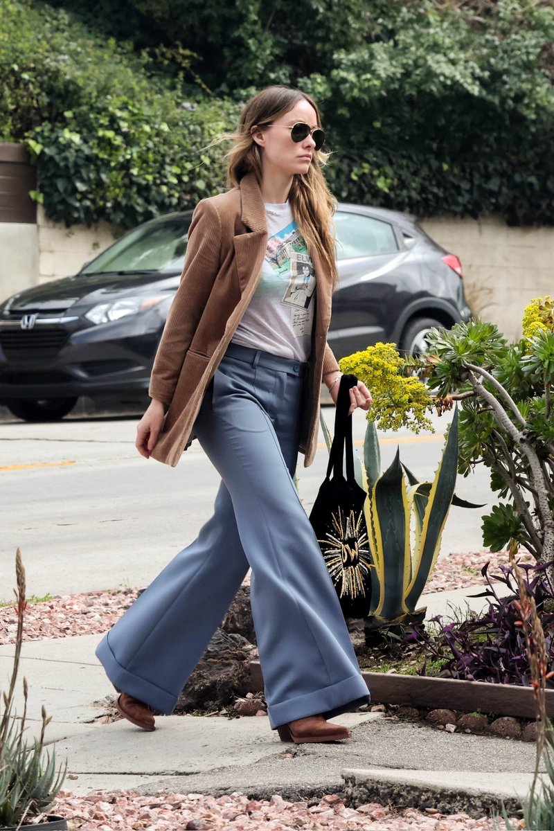 Olivia Wilde out for lunch in Los Feliz - February 17