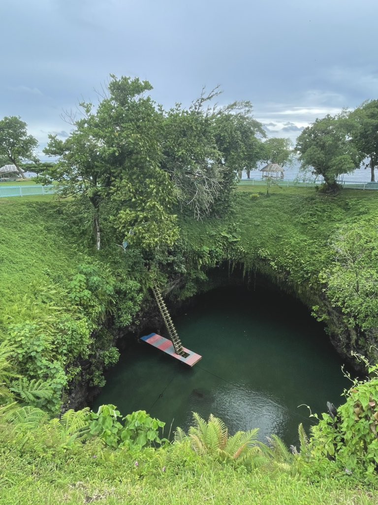 토수아 오션트렌치 드디어 왔다 아무도 없어서 혼자서 수영했다 너무 좋았네