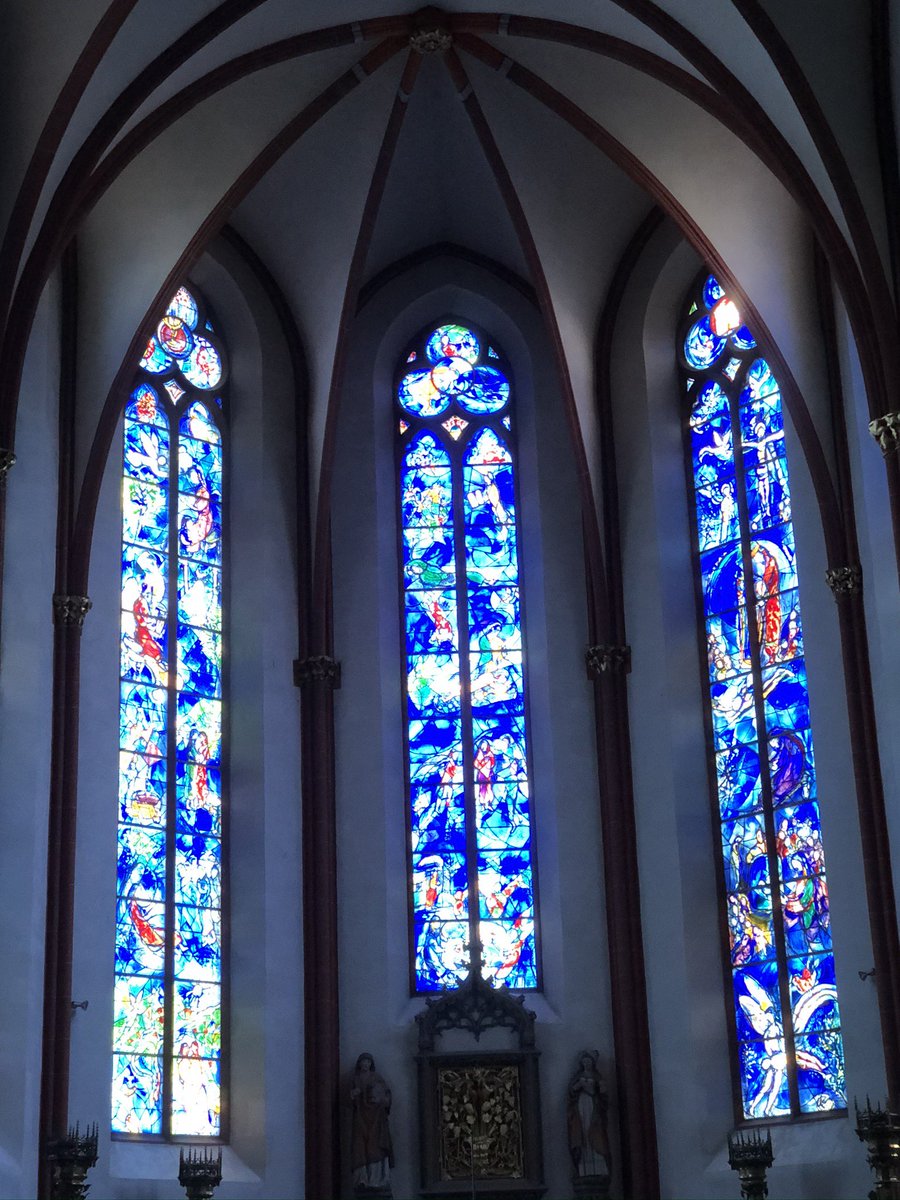 Chris_Brussels's tweet photo. Bon dimanche à toutes et à tous. 🙋‍♂️🎹

#Keith #Jarrett the #koln concert part 1 https://t.co/9z1FbWKKc8 

#Chagall #StStephan #Mainz #SundayVibes 💙 https://t.co/nBrx8LlbwG