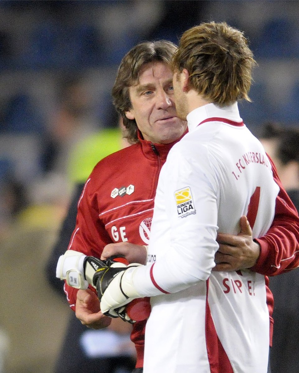 Rote_Teufel's tweet photo. Zwölf Jahre lang #Betze-Spieler. Über 20 Jahre Torwarttrainer der #FCK-Profis, seit gut zwei Jahren am NLZ. Träger der Goldenen Verdienstnadel des Vereins. 

Heute wird Gerry Ehrmann 65 Jahre alt. Wir wünschen alles Gute! 🙌🏼 https://t.co/RLkW36O67I