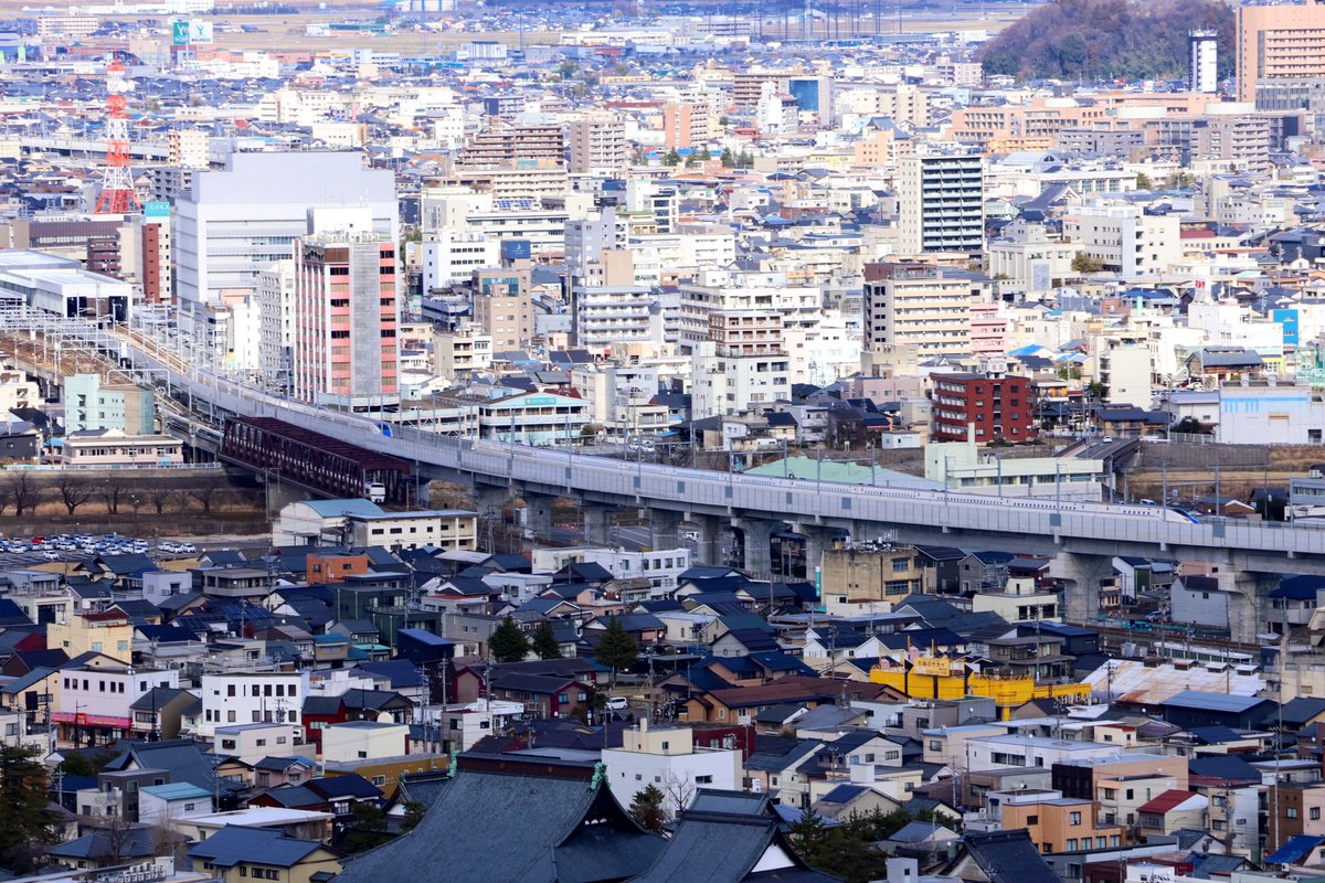 ExpressKaido's tweet photo. 北陸新幹線試運転2本と金沢行きサンダーバードを撮り収めることができました！
来月からは見ることができない景色です。 https://t.co/b8mHiPagI9